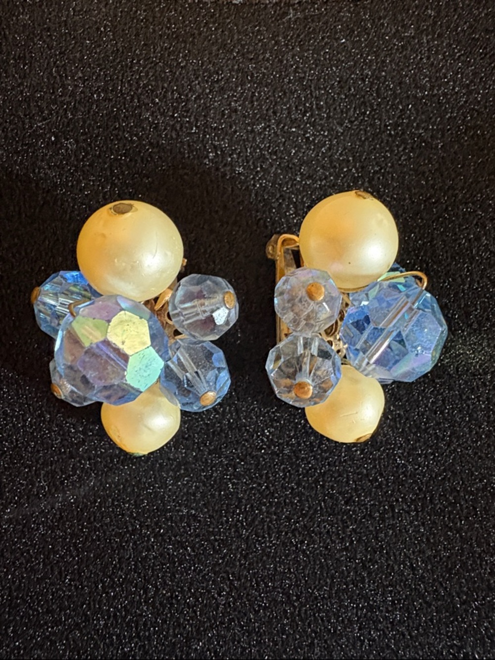 Vintage Carnegie clip earrings